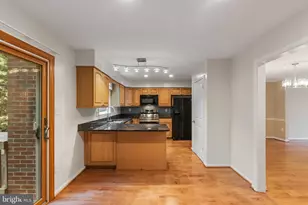 6860 Williamsburg Pond Ct, Falls Church, VA 22043 - Photo 12