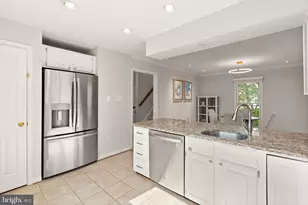 7001 Dunningham Pl, McLean, VA 22101 - Photo 10