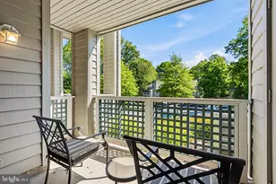 11705 Summerchase Cir, Reston, VA 20194 - Photo 2