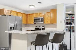 11705 Summerchase Cir, Reston, VA 20194 - Photo 10