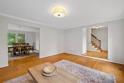 9718 Locust Hill Drive, Great Falls, VA 22066 - Photo 6
