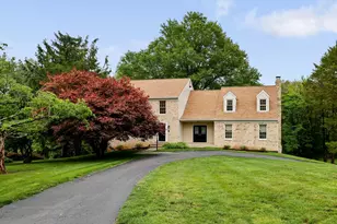 9718 Locust Hill Dr, Great Falls, VA 22066 - Photo 2