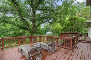 9718 Locust Hill Dr, Great Falls, VA 22066 - Photo 18