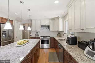 2432 Rockbridge St, Vienna, VA 22180 - Photo 10
