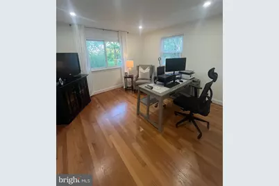 304 Old Courthouse Road NE, Vienna, VA 22180 - Photo 10