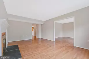 926 Moorefield Creek Rd SW, Vienna, VA 22180 - Photo 6
