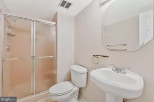 926 Moorefield Creek Rd SW, Vienna, VA 22180 - Photo 22