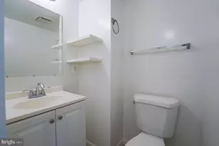 926 Moorefield Creek Rd SW, Vienna, VA 22180 - Photo 16