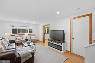 8900 Camfield Dr, Alexandria, VA 22308 - Photo 36