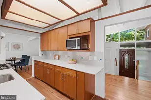 8900 Camfield Dr, Alexandria, VA 22308 - Photo 10