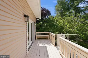 8900 Camfield Dr, Alexandria, VA 22308 - Photo 44