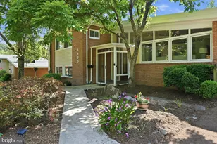 8900 Camfield Dr, Alexandria, VA 22308 - Photo 2