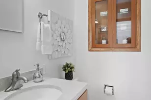 8900 Camfield Dr, Alexandria, VA 22308 - Photo 32