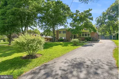 8900 Camfield Drive, Alexandria, VA 22308 - Photo 46