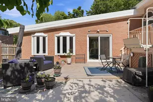 8900 Camfield Dr, Alexandria, VA 22308 - Photo 16
