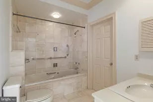 11032 Popes Head Rd, Fairfax, VA 22030 - Photo 20