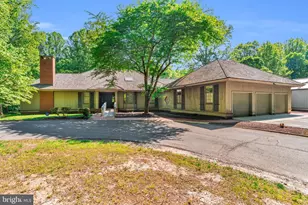 11032 Popes Head Rd, Fairfax, VA 22030 - Photo 1