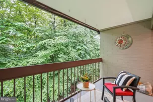 11721 Karbon Hill Ct, Reston, VA 20191 - Photo 10