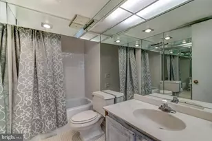 1800 Old Meadow Rd, McLean, VA 22102 - Photo 10