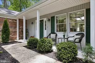 2520 Penny Royal Ln, Reston, VA 20191 - Photo 2