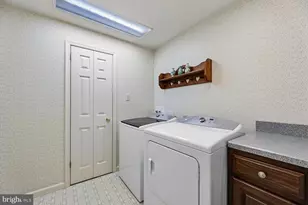 9200 Wyeth Ln, Burke, VA 22015 - Photo 42