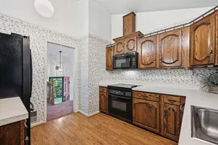 10027 W Constable Ct, Fairfax, VA 22032 - Photo 14