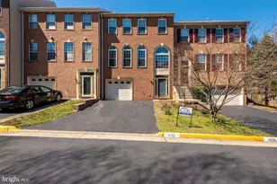 4002 Rosemeade Dr, Fairfax, VA 22033 - Photo 2