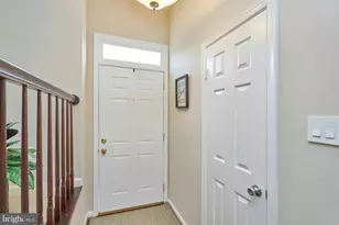 1453 Bluemont Ct, Herndon, VA 20170 - Photo 4