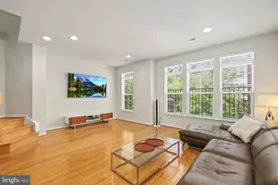 9640 Pullman Pl, Fairfax, VA 22031 - Photo 8