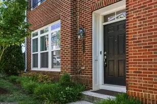 9640 Pullman Pl, Fairfax, VA 22031 - Photo 2