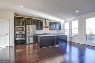 14596 Lakestone Dr, Chantilly, VA 20151 - Photo 6