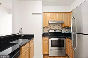 6955 Mary Caroline Cir, Alexandria, VA 22310 - Photo 6