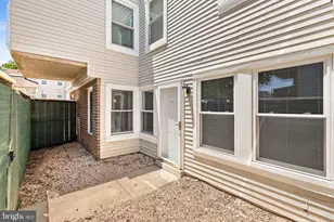 4388 Pembrook Village Dr, Alexandria, VA 22309 - Photo 8