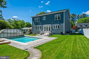 1114 Ware St SW, Vienna, VA 22180 - Photo 2