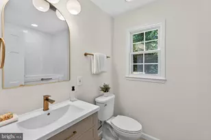 8705 Queen Elizabeth Blvd, Annandale, VA 22003 - Photo 28