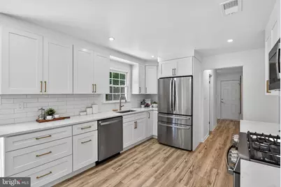 8705 Queen Elizabeth Boulevard, Annandale, VA 22003 - Photo 16