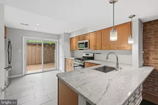 11926 Escalante Ct, Reston, VA 20191 - Photo 2