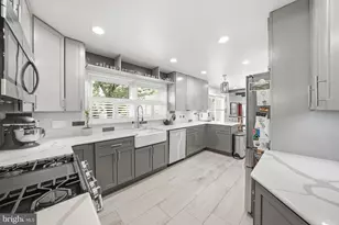 8900 Kenilworth Dr, Burke, VA 22015 - Photo 12