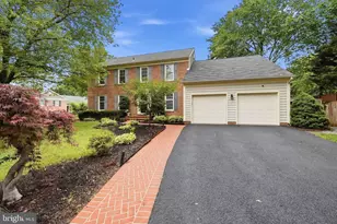8900 Kenilworth Dr, Burke, VA 22015 - Photo 2