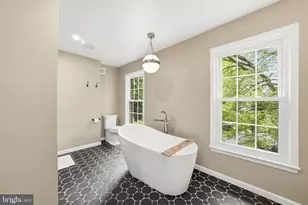 8900 Kenilworth Dr, Burke, VA 22015 - Photo 28