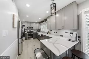 8900 Kenilworth Dr, Burke, VA 22015 - Photo 14
