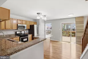 7723 Markham Grant Ln, Alexandria, VA 22315 - Photo 8