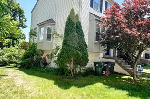 5929 Wild Brook Ct, Centreville, VA 20121 - Photo 2