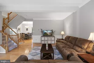 6505 Parish Glebe Ln, Alexandria, VA 22315 - Photo 8