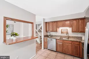 2038 Brooks Square Pl, Falls Church, VA 22043 - Photo 8