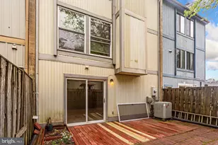 6060 Hollow Knoll Ct, Springfield, VA 22152 - Photo 2