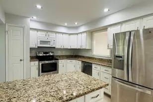 5178 Kimscott Ct, Annandale, VA 22003 - Photo 4