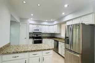 5178 Kimscott Ct, Annandale, VA 22003 - Photo 6