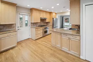 1710 Palm Springs Dr, Vienna, VA 22182 - Photo 4