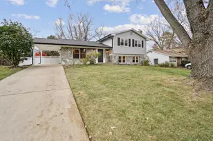1710 Palm Springs Dr, Vienna, VA 22182 - Photo 2